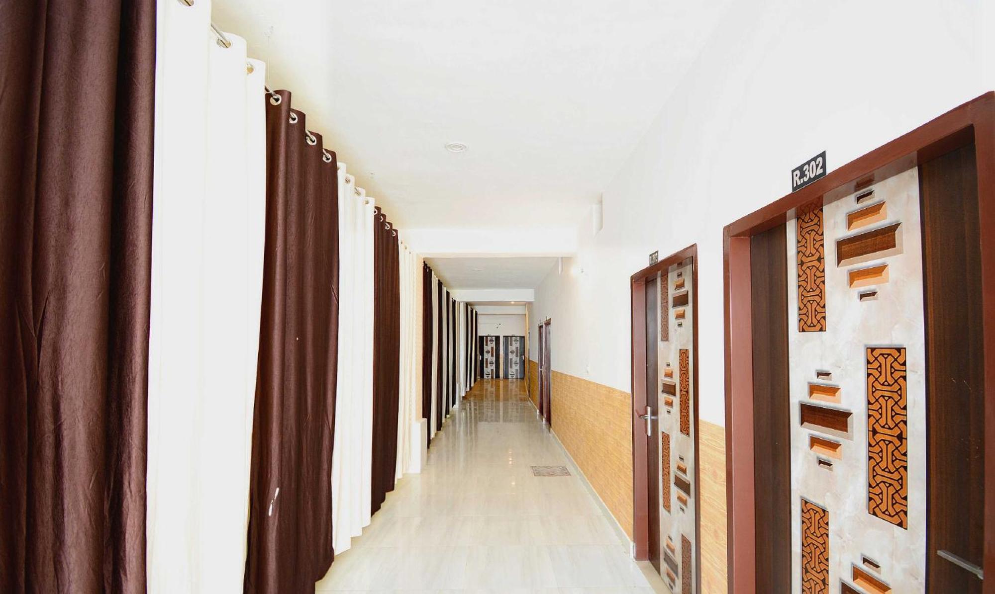Oyo36908园景酒店 Bhiwāni 外观 照片
